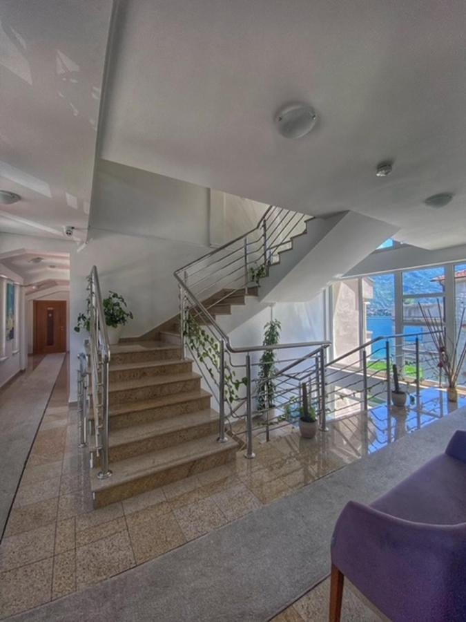 Montebay Perla Hotel Prčanj Eksteriør billede