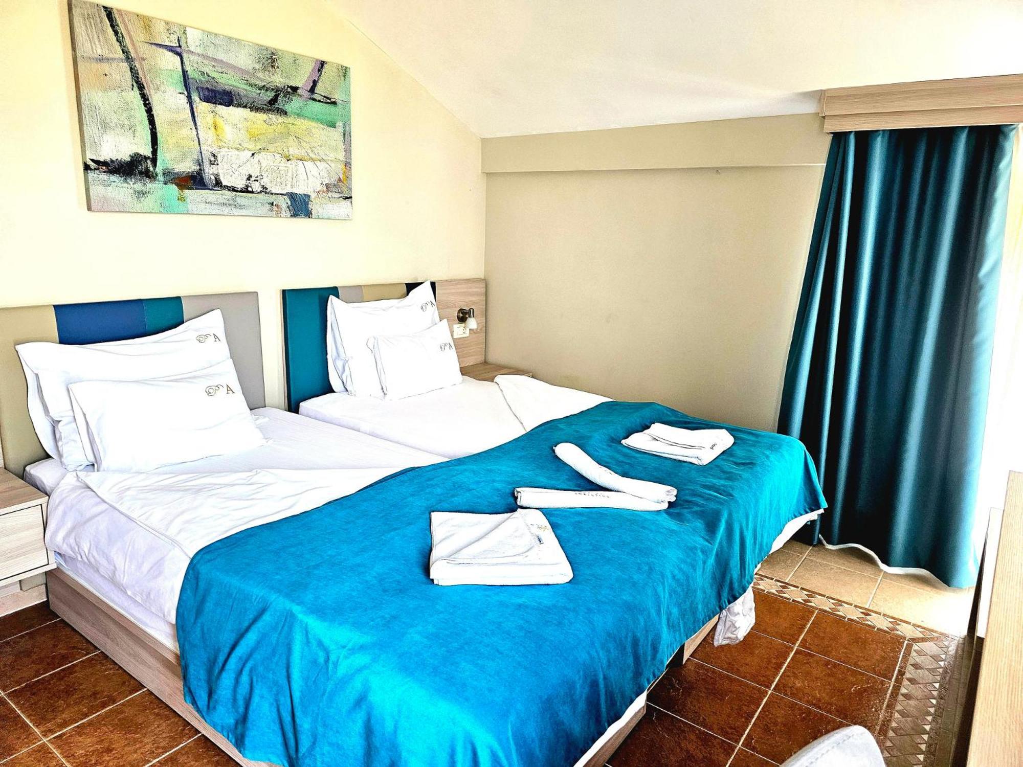 Montebay Perla Hotel Prčanj Eksteriør billede