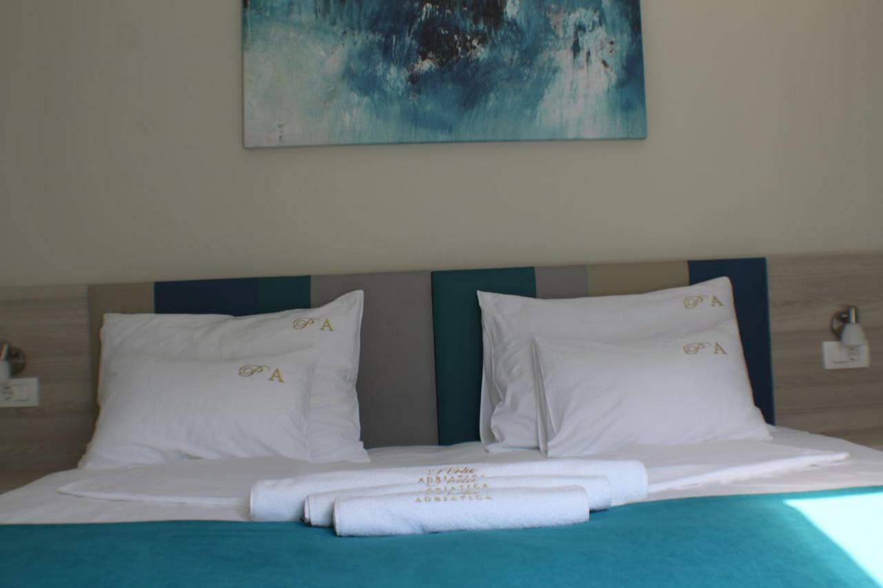 Montebay Perla Hotel Prčanj Eksteriør billede